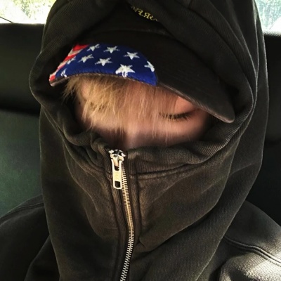 氛围感拉满的帅气小众男生头像