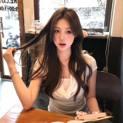 可爱纯欲风坐着女头