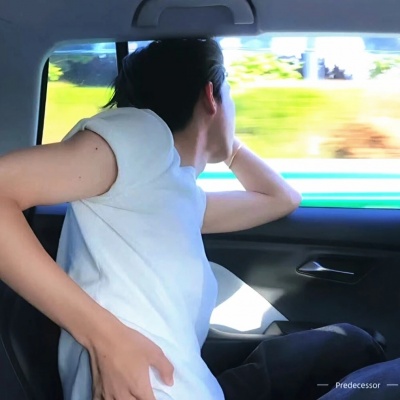 高质感滤镜氛围男生头像