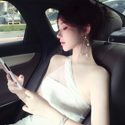 混的轻奢女生头像