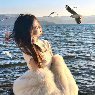小众高级海边女生头像