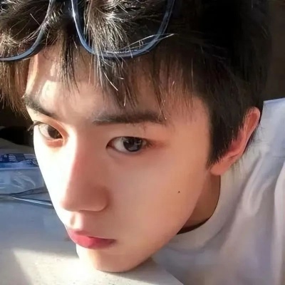 网红同款ins男生帅气头像