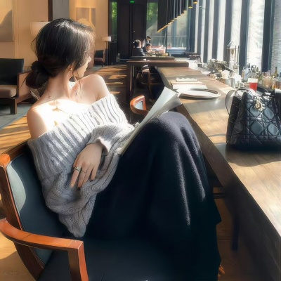 唯美氛围拉满的绿色系女神头像