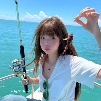自由风风景女头