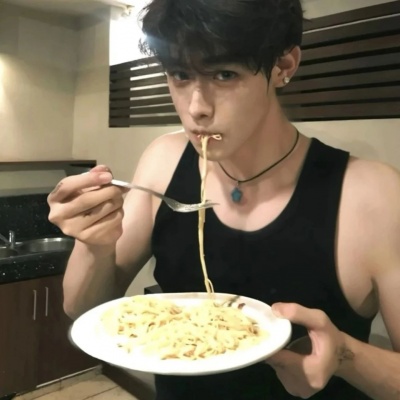 2026热门男生氛围感头像