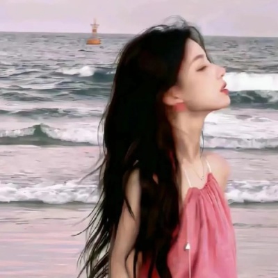 小众高级海边女生头像