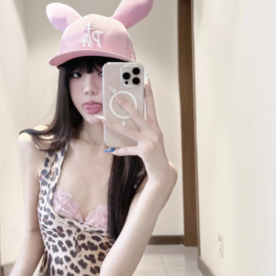 温柔系ins风拿手机对镜拍女头