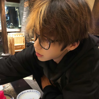 小众帅气个性男头