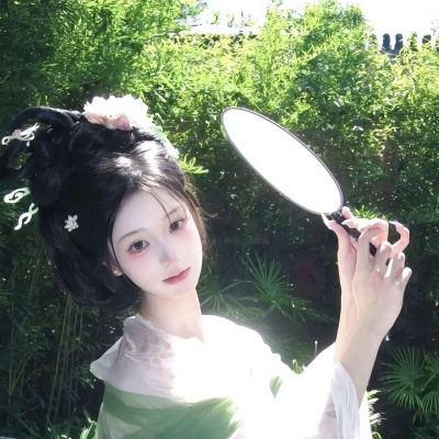 高颜值森系绿色风景女生头像