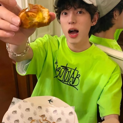 2026新款ins风男生头像