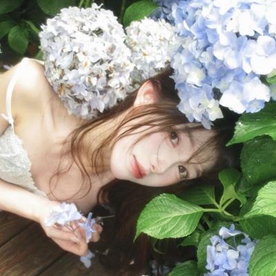 高颜值森系绿色风景女生头像