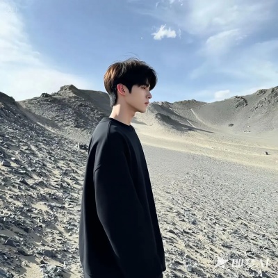 低调款不明显一男一女单人情头