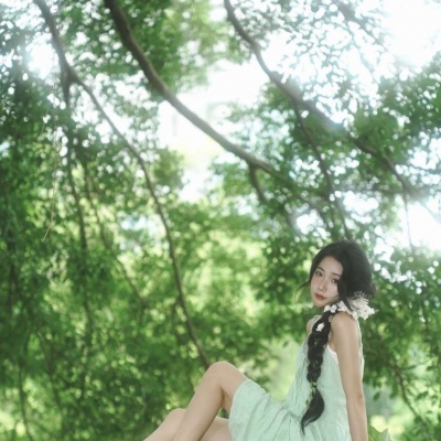 高颜值森系绿色风景女生头像