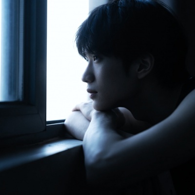 情绪氛围感男生头像