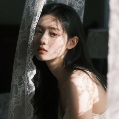 清冷女头像ins高级质感