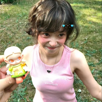 小清新绿色治愈风女生头像