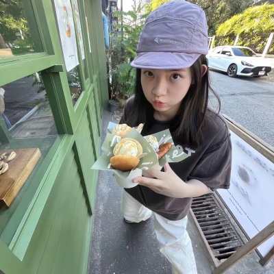 自带生命力的女生头像