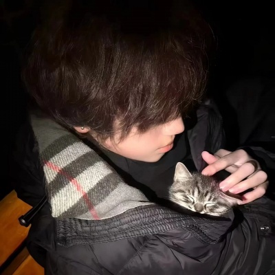 ins风帅气男生头像