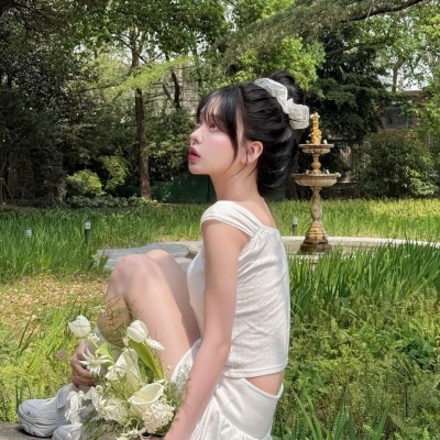 小众唯美风景女生头像