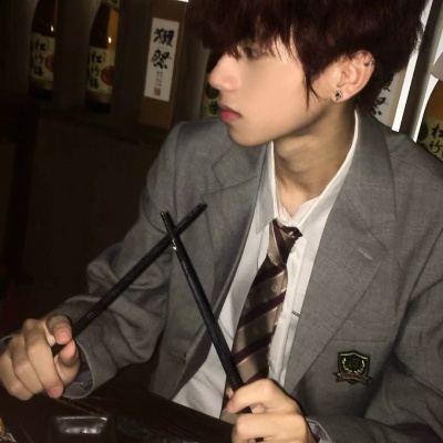 青春帅气男生头像