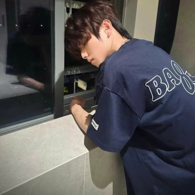 小众不易撞的头像男真人