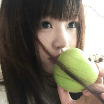 2026年流行真实女生生活照头像