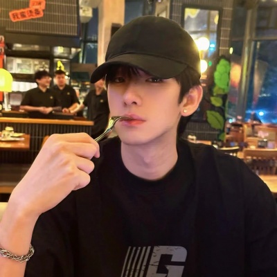 ins氛围超绝男生头像