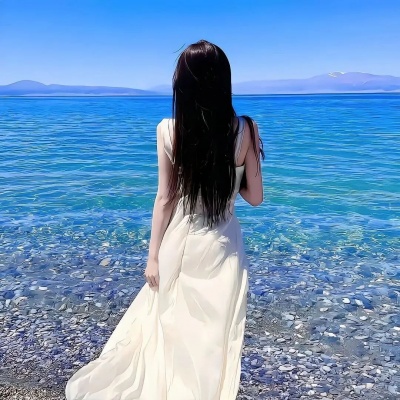 小众高级海边女生头像