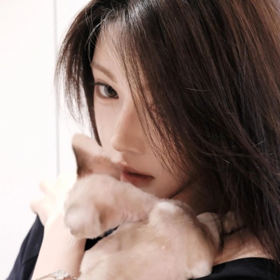 正面气质小众女生头像