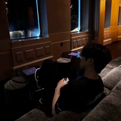 高颜值高高瘦瘦男生头像