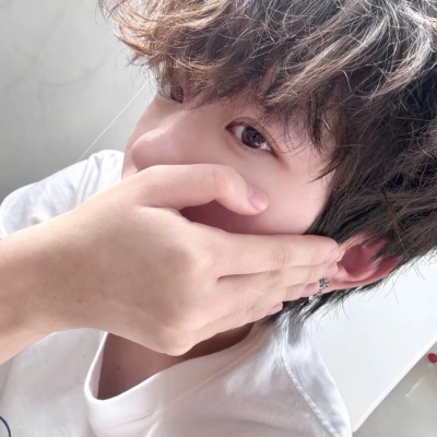 小众风帅气男生头像