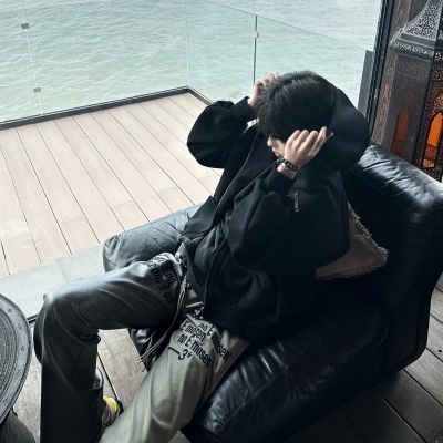 小众青春男生头像