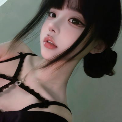 高级氛围感的女生微信头像