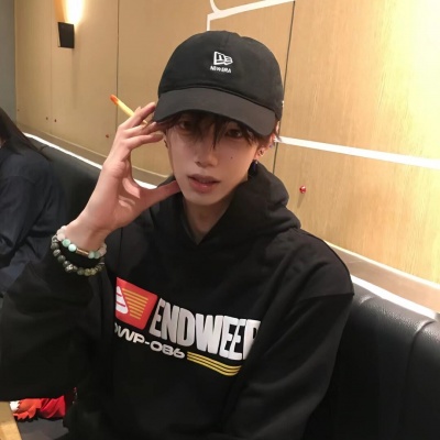 精选小众帅气氛围男生头像