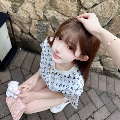 超火无滤镜女头