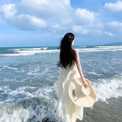小众高级海边女生头像