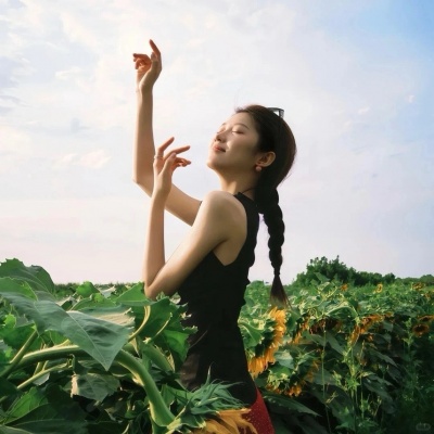 ins超火风景自由感女头像