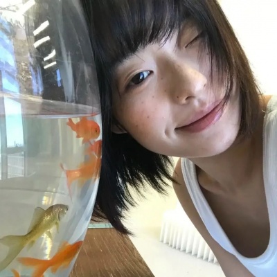 女生高级感十足小众耐看头像