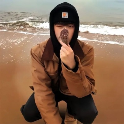 氛围感拉满的帅气小众男生头像