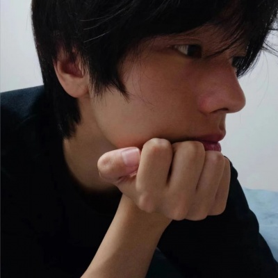 氛围感拉满的帅气小众男生头像