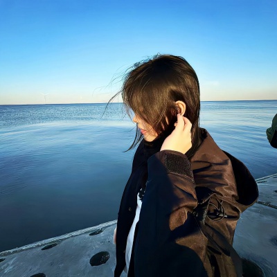 权威女头像真人