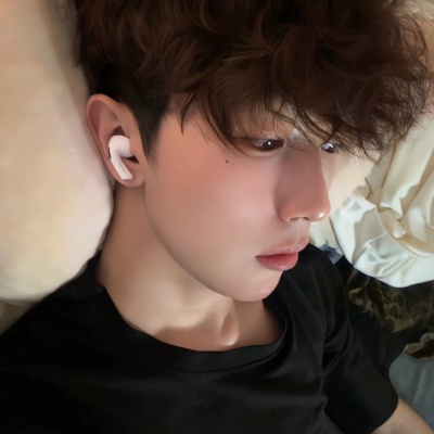 ins风帅气男生头像