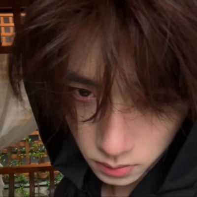 氛围感小众男生头像