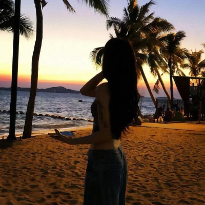 低调款不明显一男一女单人情头