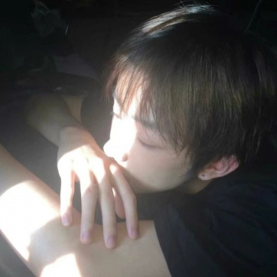 小众不易撞的头像男真人