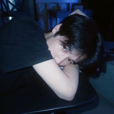 青春阳光小众男头