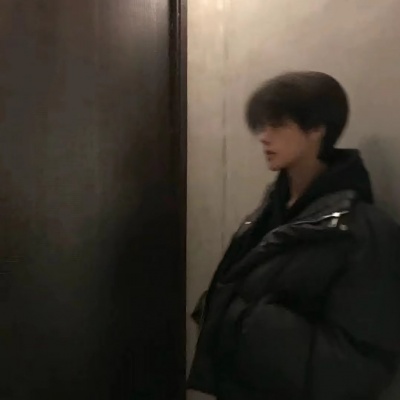 头像男ins高级质感孤独感