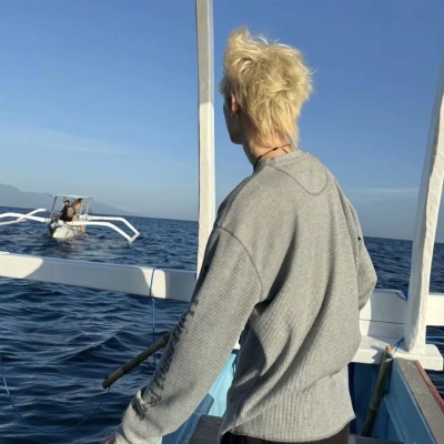 小众气质男生头像