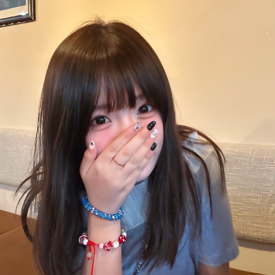 高级感复古滤镜女生头像