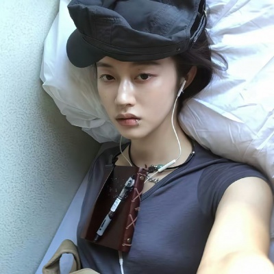 高级感小众韩系女生头像